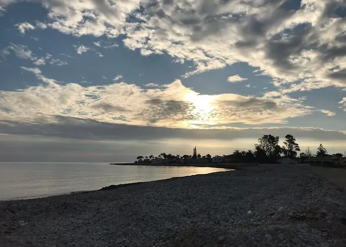 Будинок відпочинку Casa Luna Primera Linea De La Playa Almadrava